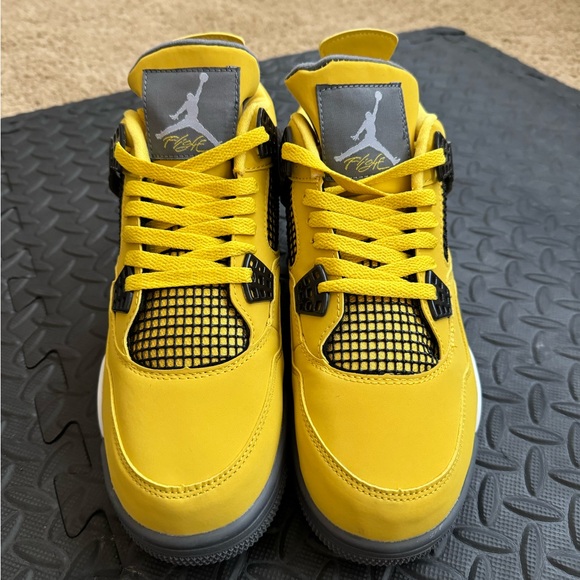 Nike Air Jordan 4 Retro Lightening - Picture 1 of 6